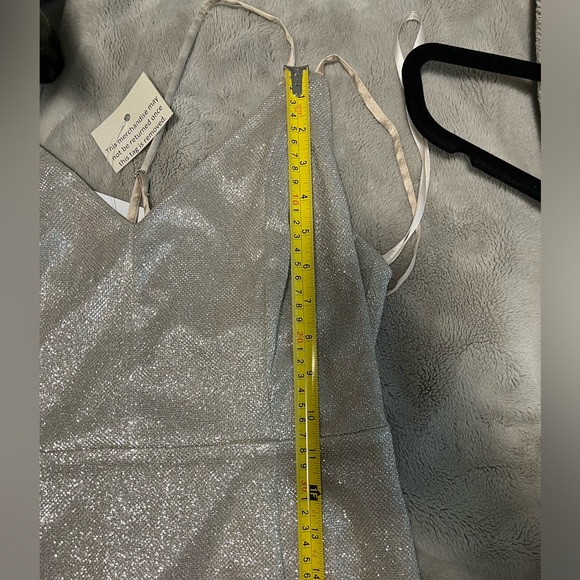 Aakaa glits and glam dress - Picture 9 of 9